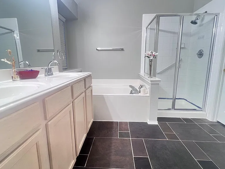 10718 Brandenberg Dr — Photo 16