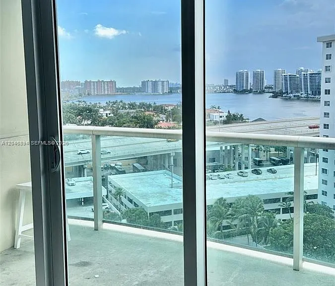 19380 Collins Ave #1423 — Photo 4