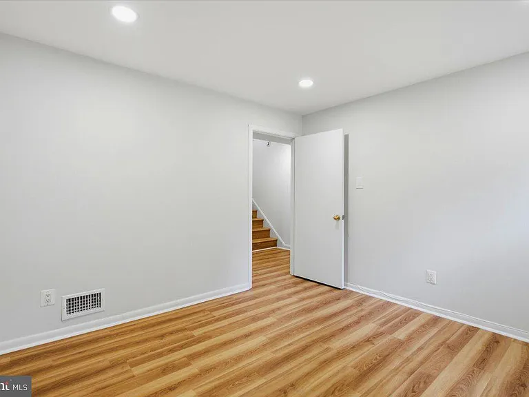 6614 Melody Ln — Photo 42