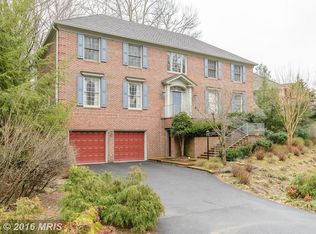 10305 Windsor View Dr, Potomac, MD 20854