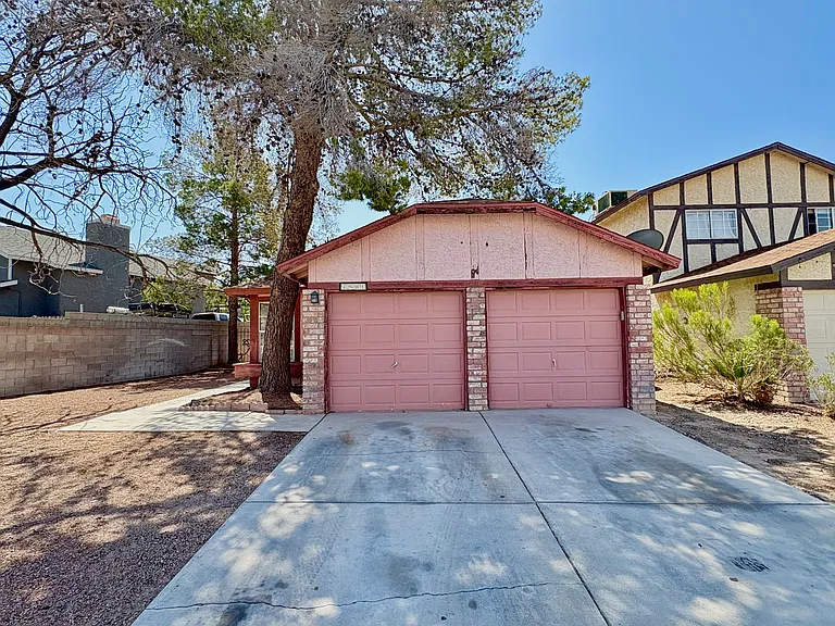 3901 Broadriver Dr — Photo 1