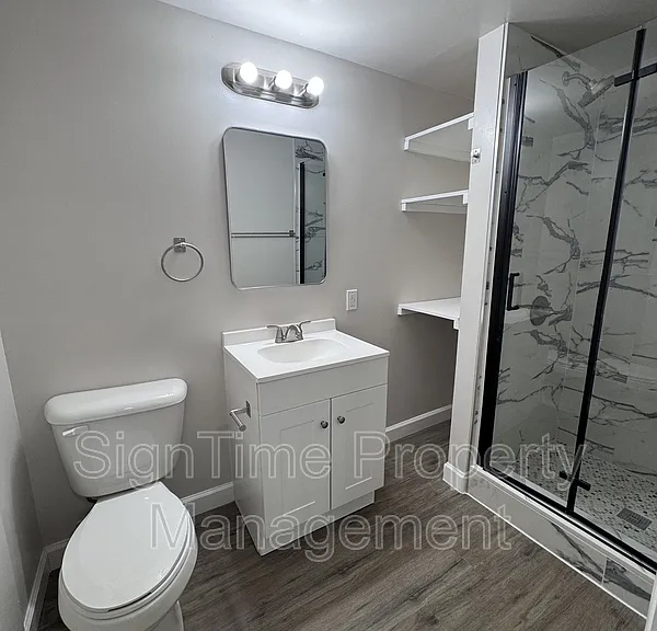 229 N Jonathan St #301 — Photo 10