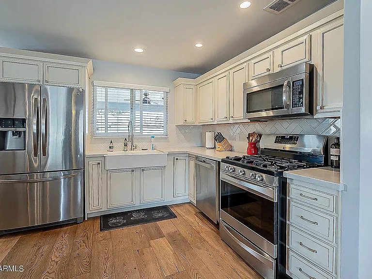 2318 N 37th Way — Photo 9
