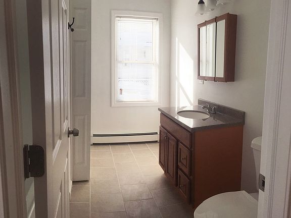 2nd image of 13 Dyer St #11409078