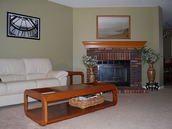 Living room with Fireplace