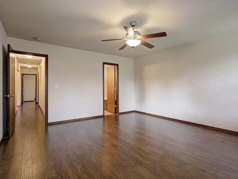 509 Finch St — Photo 18