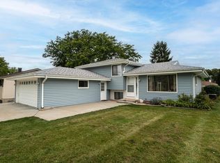 114 Carpenter COURT, Mukwonago, WI 53149
