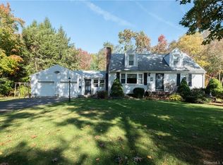 4 Field St, Plainville, CT 06062