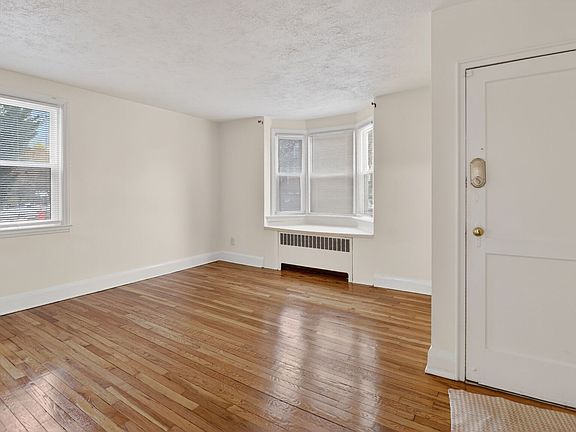 3rd image of 6133 Parkway Dr APT 1