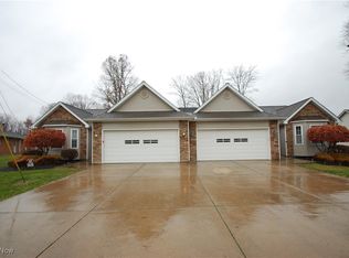 784 Elmwood Dr, Hubbard, OH 44425