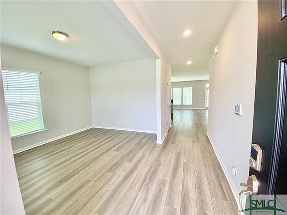 4th image of 406 Sessile Oak Drive