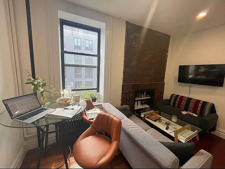 513 E 5th St #7A — Photo 2