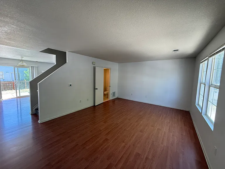 10134 Forest Ct — Photo 2
