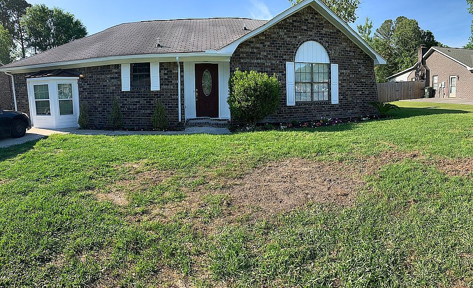 1st image of 302 Vassar Ct