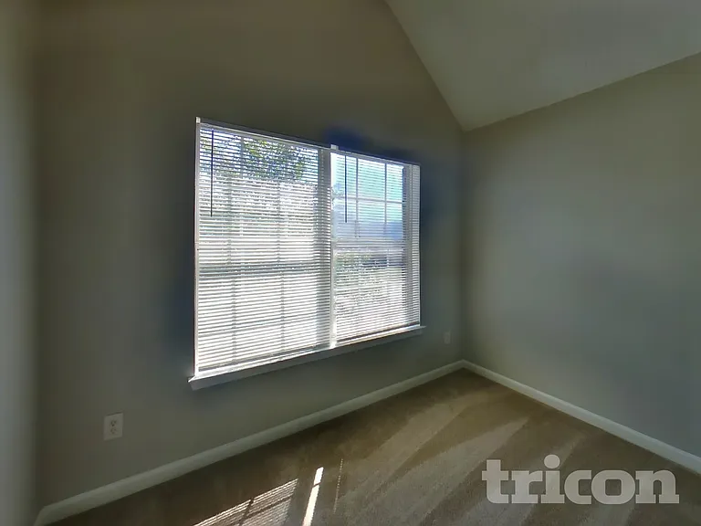 6469 Snowden Dr — Photo 15