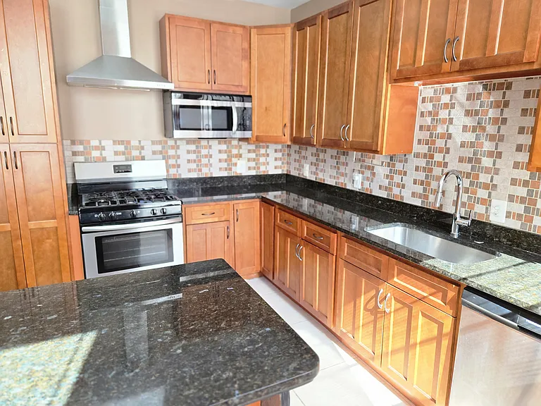 804 Hollins St #1 — Photo 7