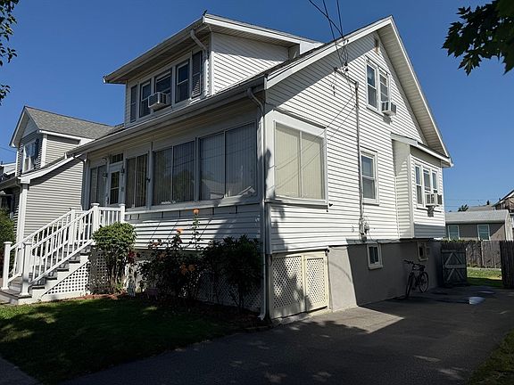 3rd image of 118 Colby Rd