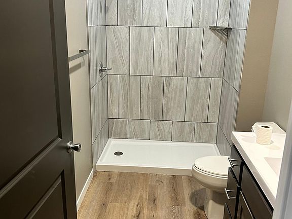 5th image of 1 Park Ln #9