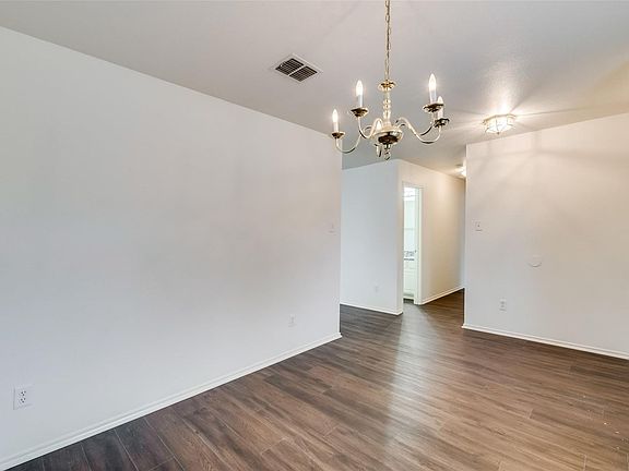 5th image of 2946 Midbury Dr