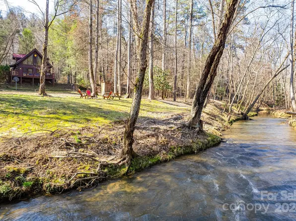 365 Redbird Dr, Lake Lure, NC 28746