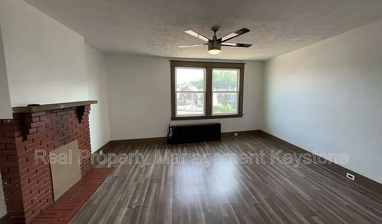1247 Chartiers Ave #3 — Photo 2