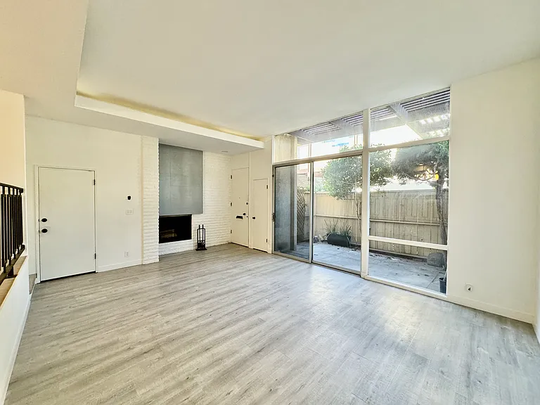 5346 Fairview Blvd — Photo 3