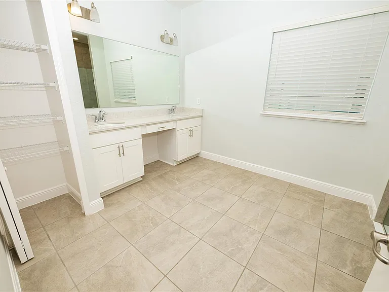 375 Villa Sorrento Cir — Photo 17