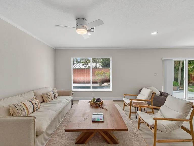 802 Mallard Dr — Photo 15
