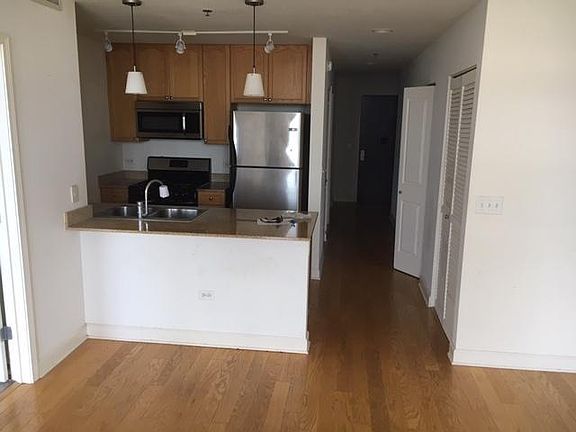 3rd image of 1400 S Michigan Ave APT 1208