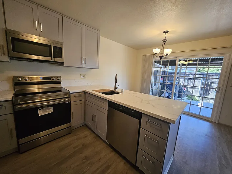 5154 Greenberry Dr — Photo 3