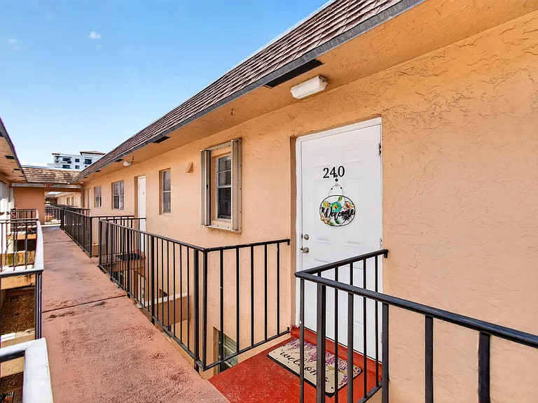 600 SW 2nd Ave #240 — Photo 42