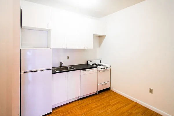 Rented by TheRealEstateCompany.com LLC | media 21