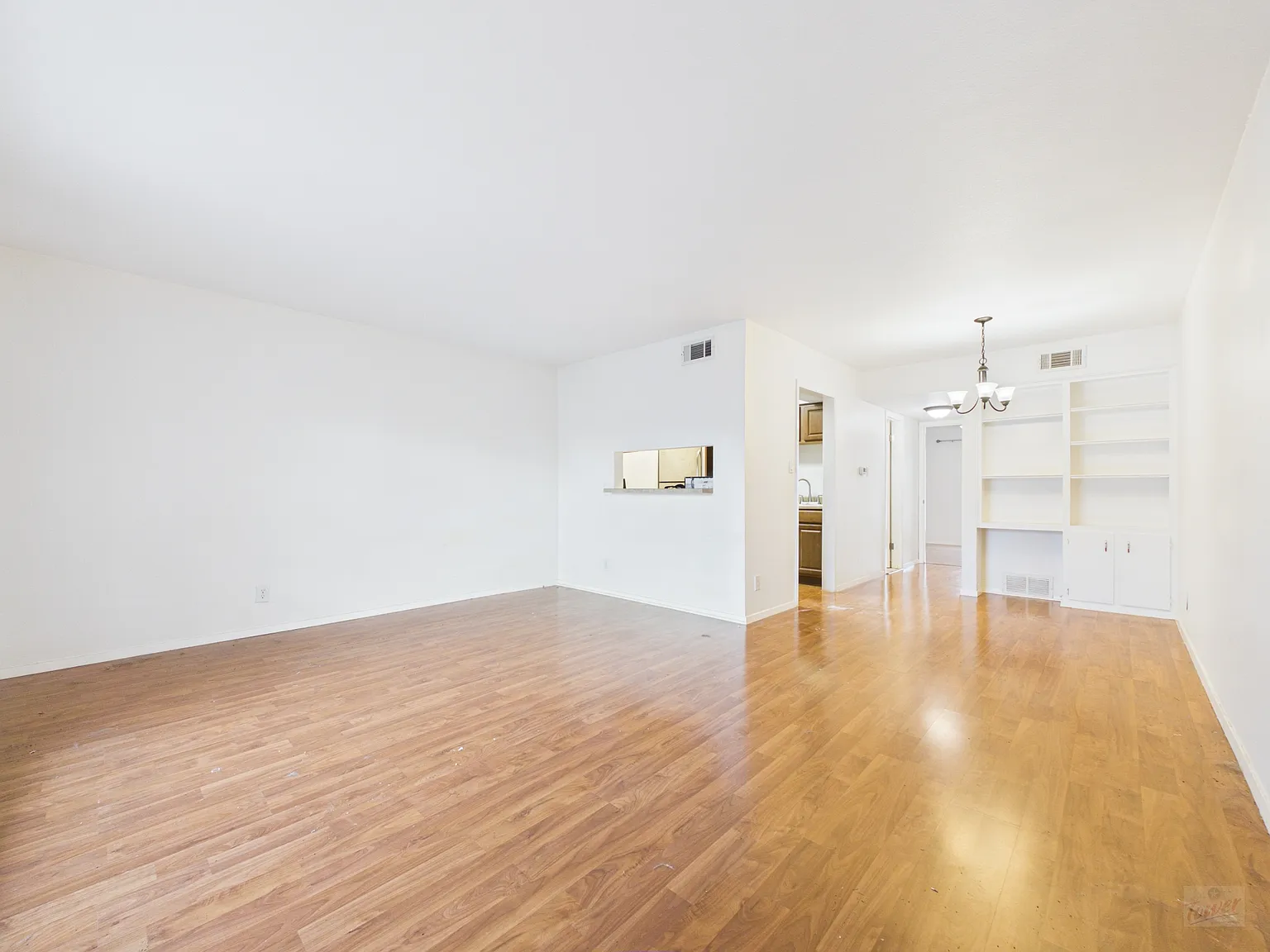 2425 Ashdale Dr Apt 60 — Photo 2