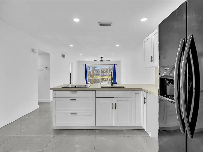 2451 SW 82nd Ave #108 — Photo 11