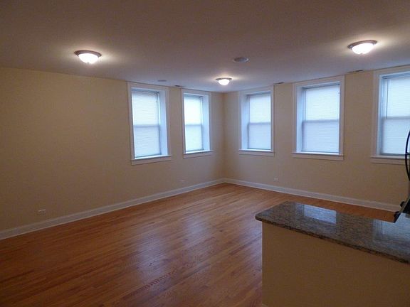 4th image of 1856 N Sawyer Ave #_102
