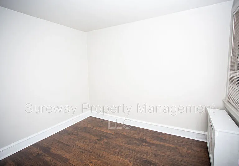 1034B Collings Ave — Photo 14