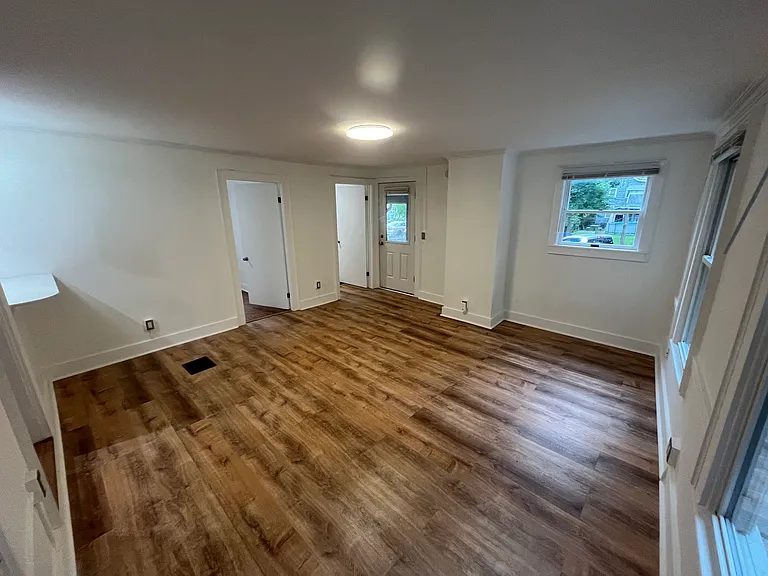 522 W Seneca St #1 — Photo 14