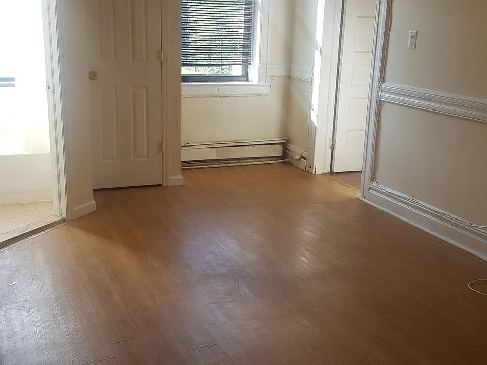 2nd image of 27 Woodland Ave