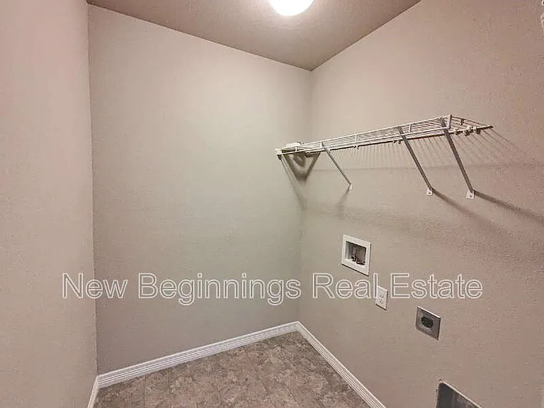 6134 Meadowbank Ln — Photo 24
