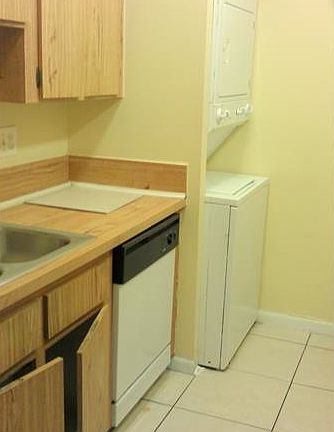 4th image of 10161 Twin Lakes Dr