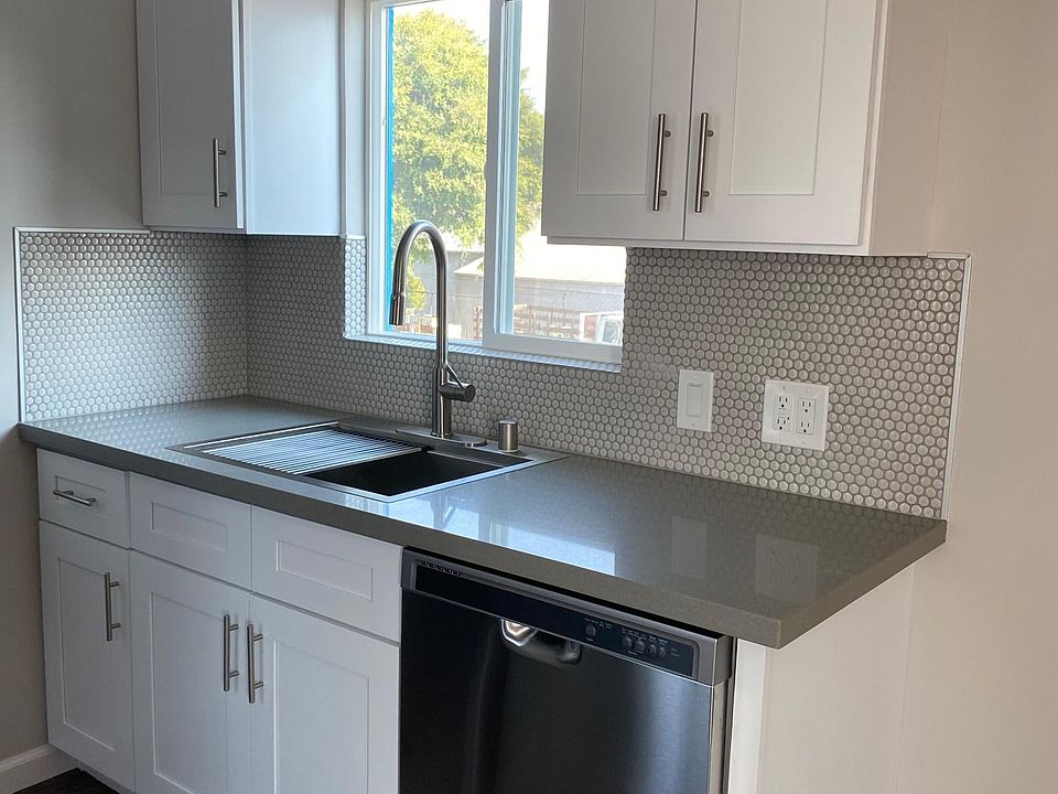 1st image of 368 W Palmer Ave #1/2