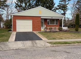 19 Lyford Ct, Toms River, NJ 08757