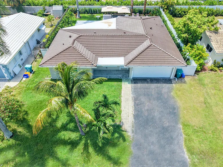 632 Las Palmas Park — Photo 37