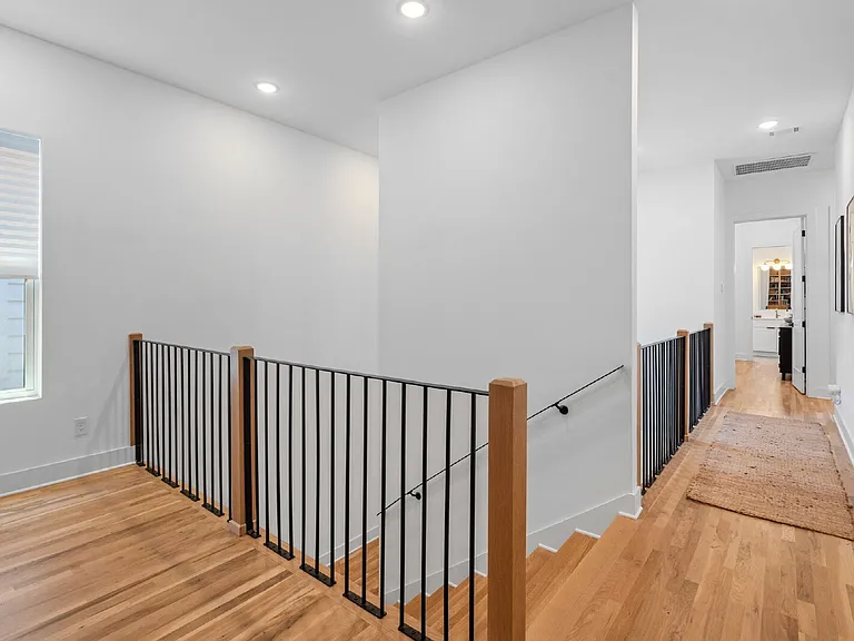 303 Riverside Dr #B — Photo 30