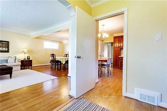 261 Betty Ann Dr — Photo 3
