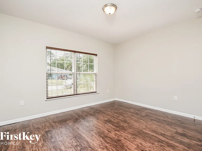 3379 Toluca Ter — Photo 11