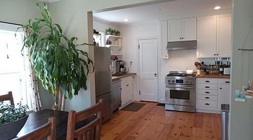 3rd image of 11 Marlboro St