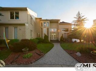 6144 Cromwell Rd, West Bloomfield, MI 48322