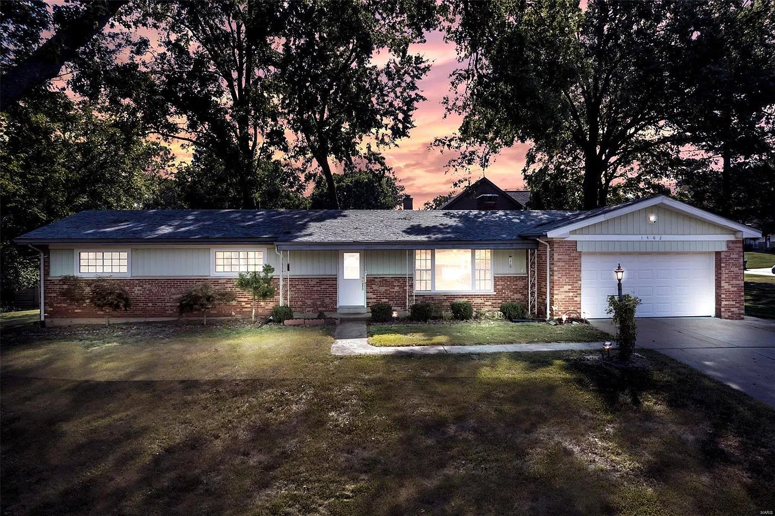 1402 Ross Ave photo 1