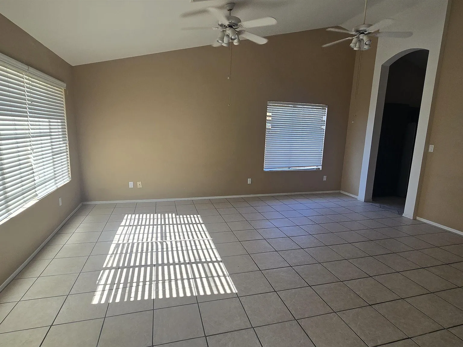 4 bed, 2.0 bath, 1904 sqft, $2,000 — Photo 2